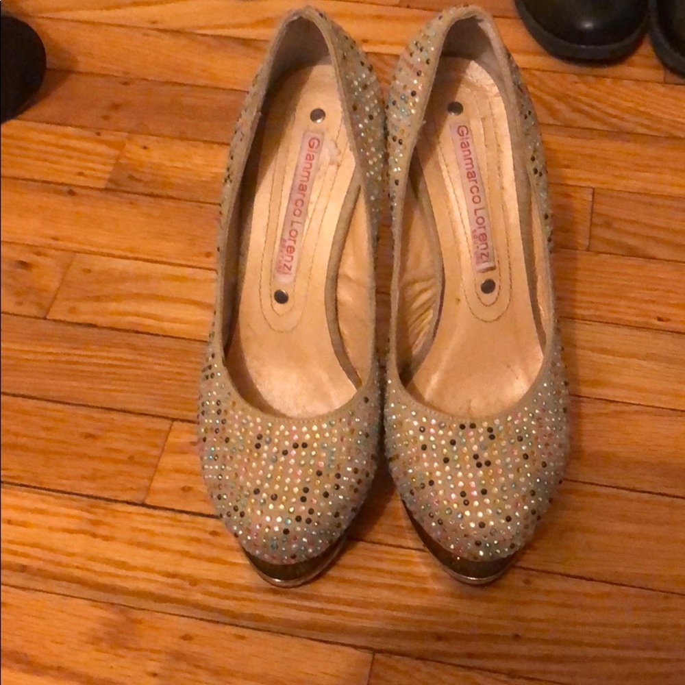 Worn a couple of times - Picture 9 of 12